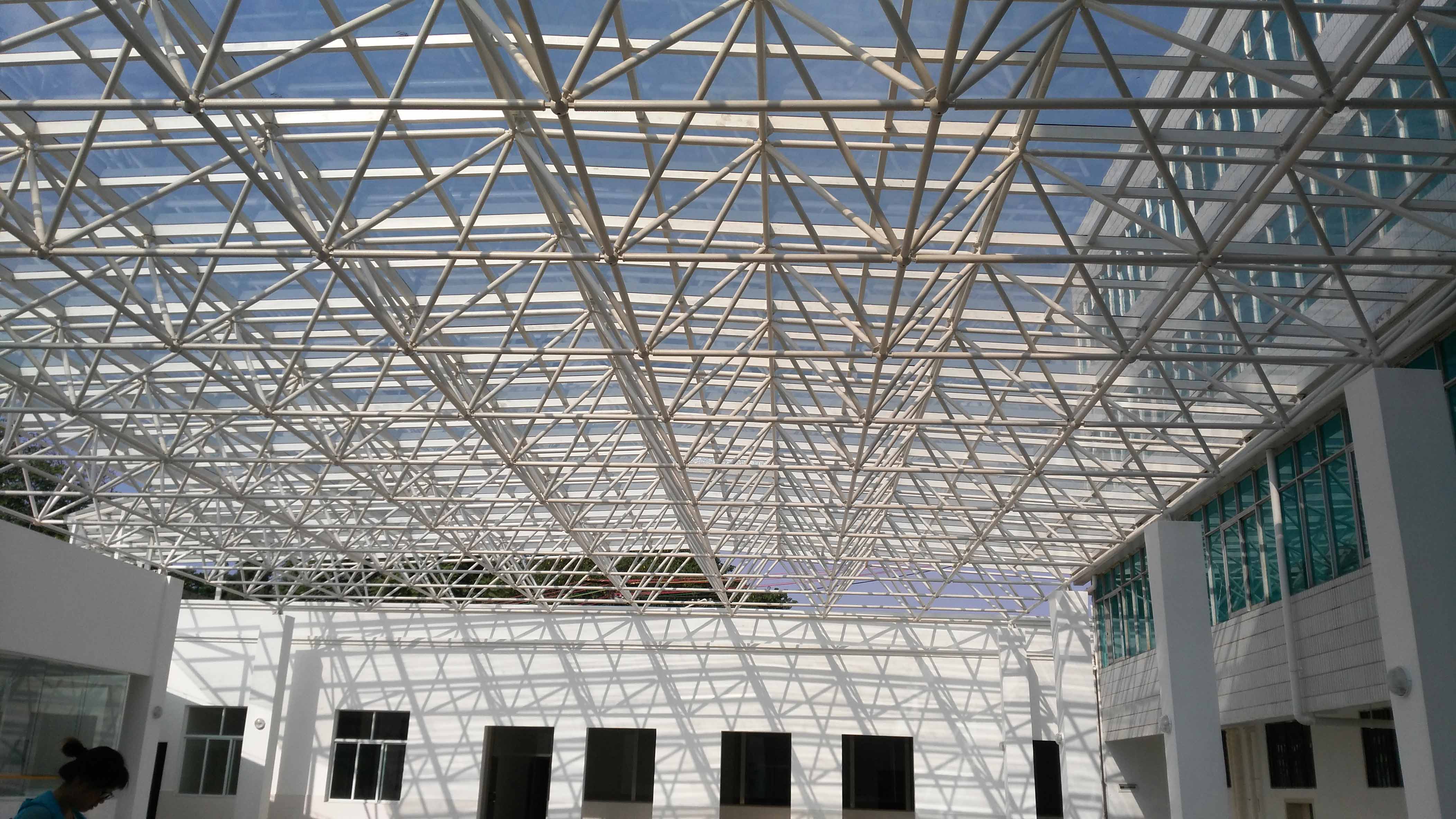 额尔古纳平板型网架安装