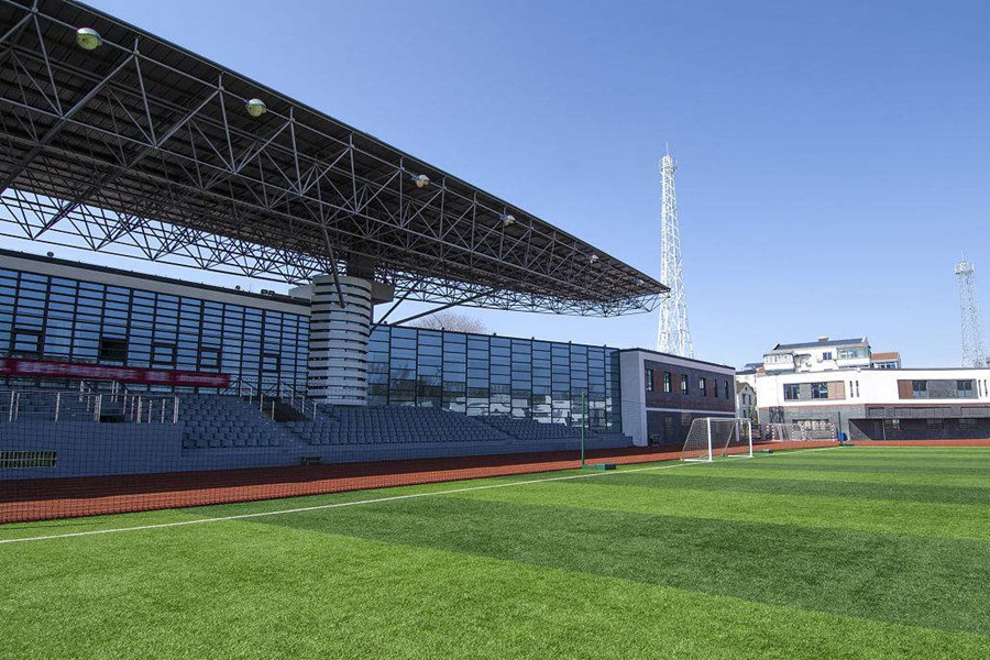 额尔古纳体育场看台网架工程